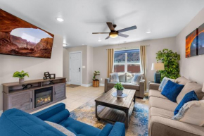 Moab Utah Vacation Home - Cliff Views - Patio - Grill - Pool - Hot Tub